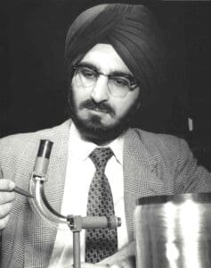 Photograph of Narinder Singh Kapany, the father of fibre optics. Photo: Wikimedia Commons